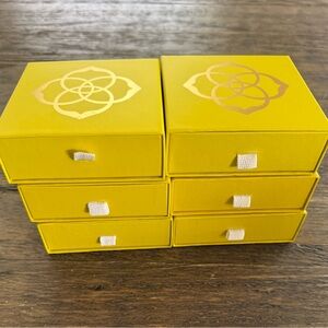 6 Kendra Scott gift boxes